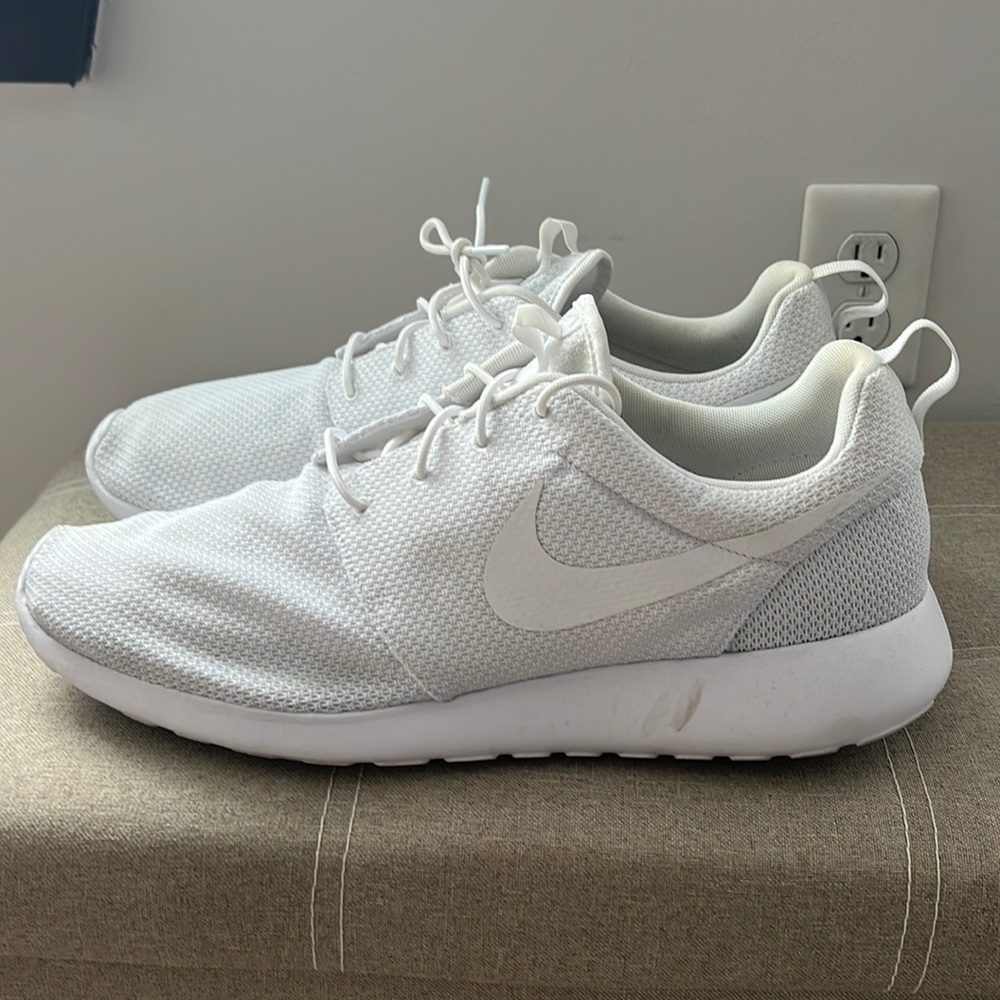 Nike Roshe One ‘Triple White’ 15